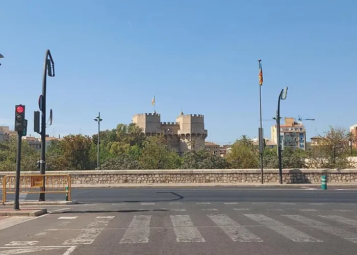 Centro Andando Y Playa Malvarrosa Tranvia Πανσιόν Βαλένθια