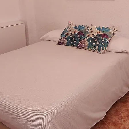 Centro Andando Y Playa Malvarrosa Tranvia 3* Βαλένθια